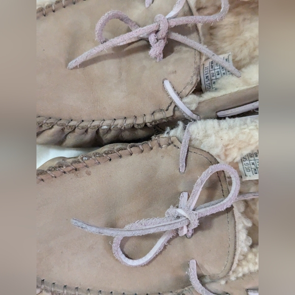 UGG Dakota leather & wool women's slippers - Picture 8 of 9